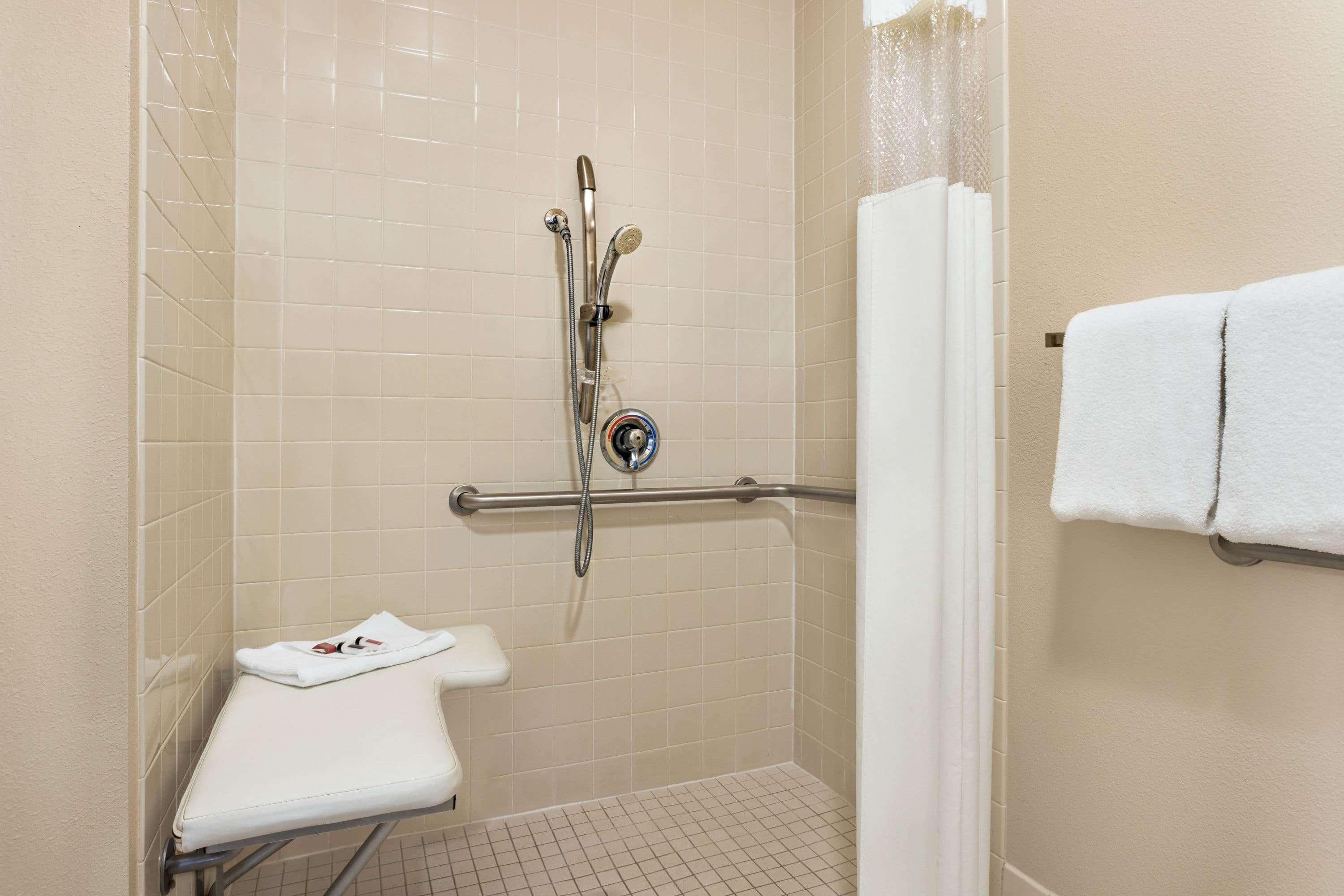 Hotel Baymont By Wyndham Ft. Leonard/Saint Robert Esterno foto