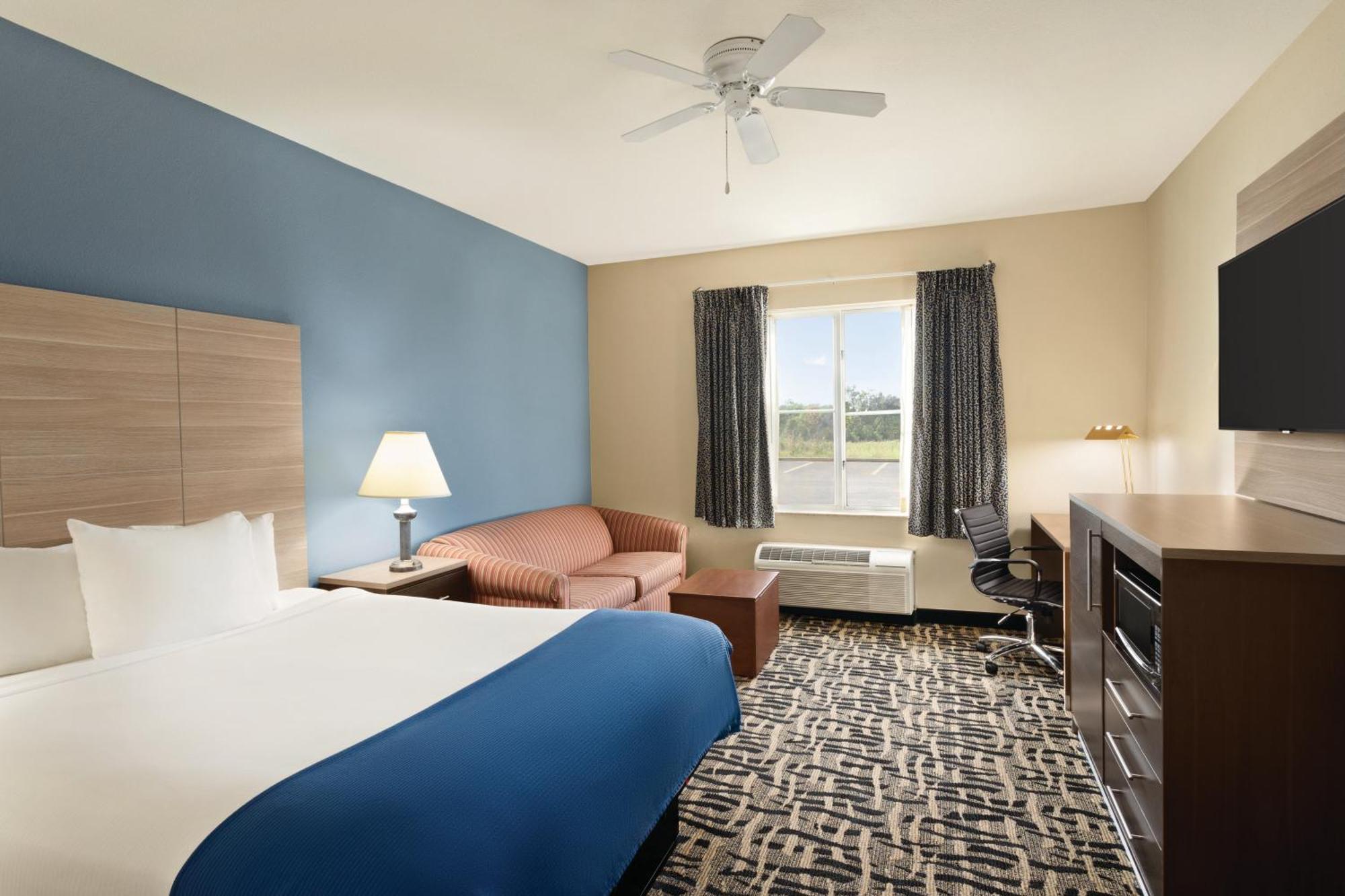 Hotel Baymont By Wyndham Ft. Leonard/Saint Robert Esterno foto