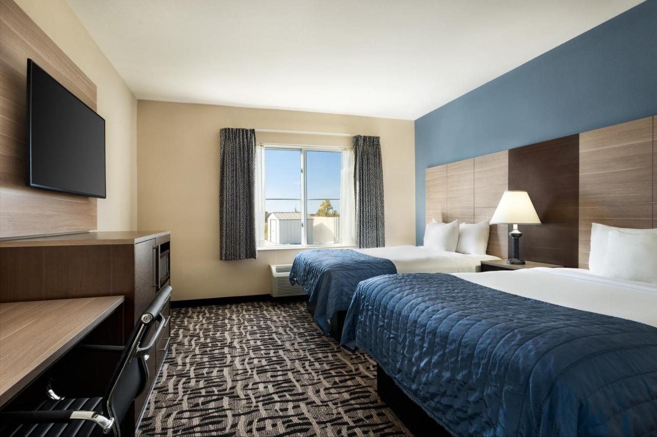 Hotel Baymont By Wyndham Ft. Leonard/Saint Robert Esterno foto